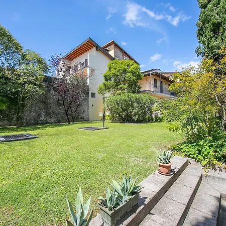 Appartamento Berny 100m From & Private Parking - Happy