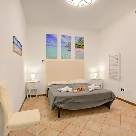 Appartamento Berny 100m From & Private Parking - Happy *