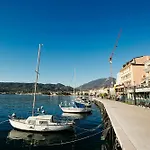 Berny 100m From & Private Garage - Happy * Salò