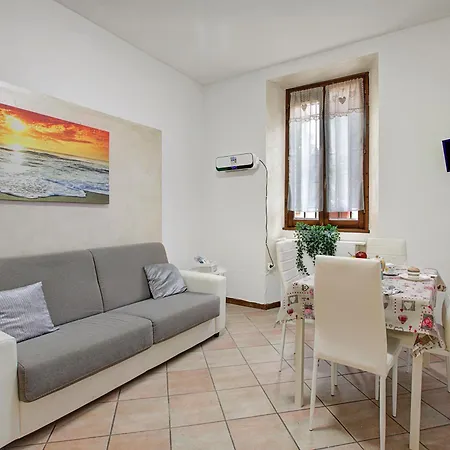 Berny 100m From & Private Garage - Happy *