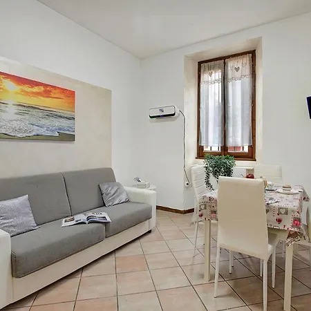 Apartment Berny Salo: Near The & Garage - Happy *