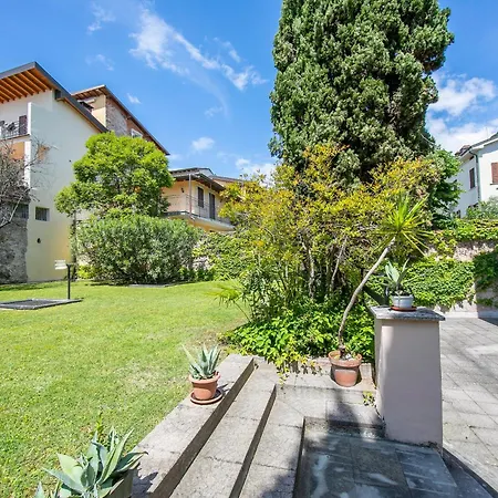Berny Salo: Near The & Garage - Happy Apartment *